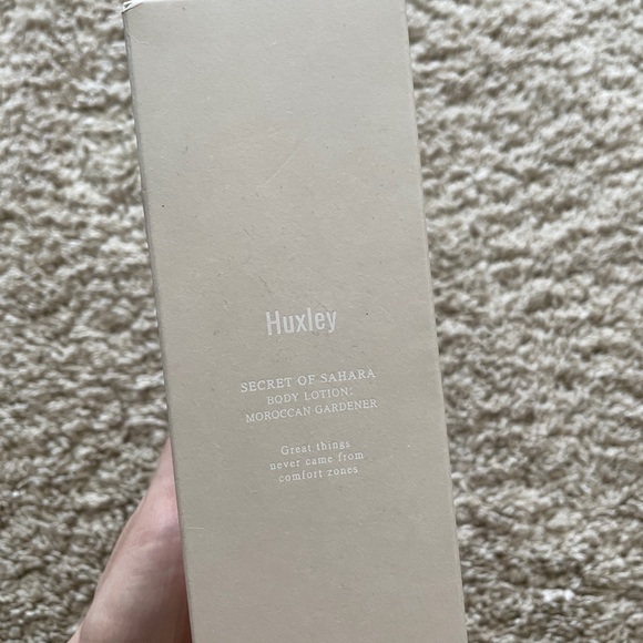 Huxley Secret of Sahara Body Lotion - Picture 4 of 7